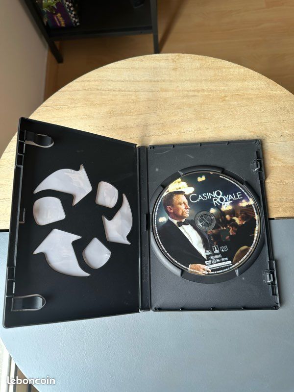 Casino Royale + Quantum of Solace (image 5)