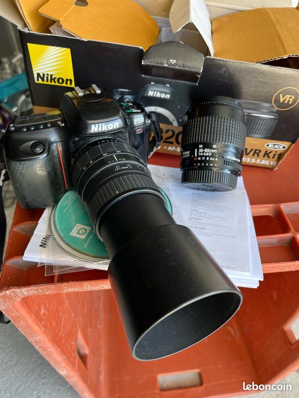 Appareil photos Nikon D3200 avec 2 objectifs (image 1)