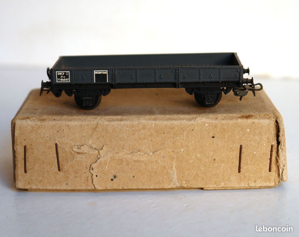 VB,WAGON plat avec deux bobines de cable, gris. HO. Dans sa boite d'origine