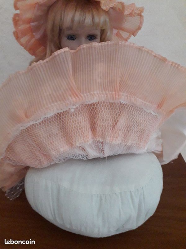 Poupée en porcelaine (image 4)