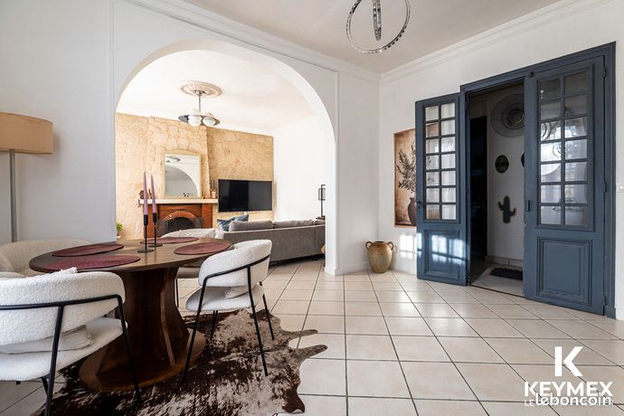 Maison 8 pièces 272 m²