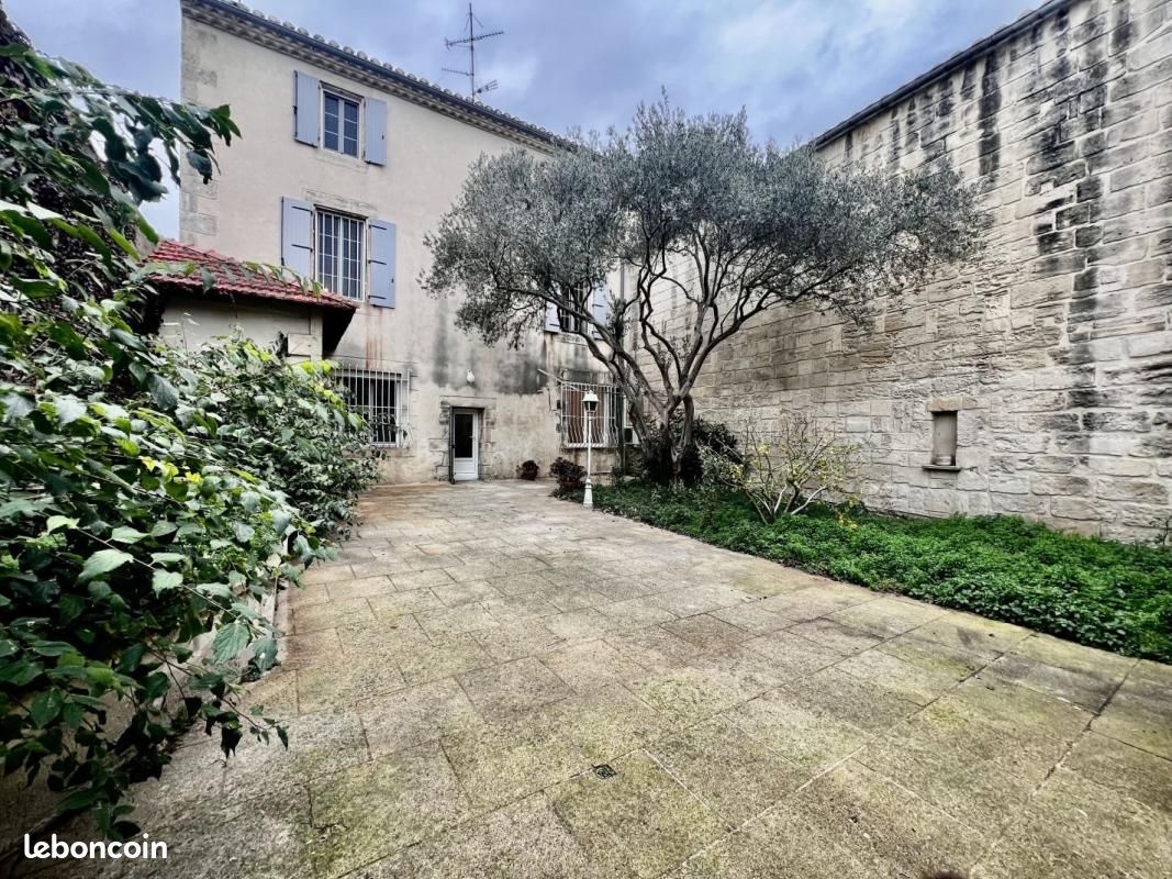 Maison 10 pièces 239 m² · à Saint-Gilles · 239 m² · 249 000 €