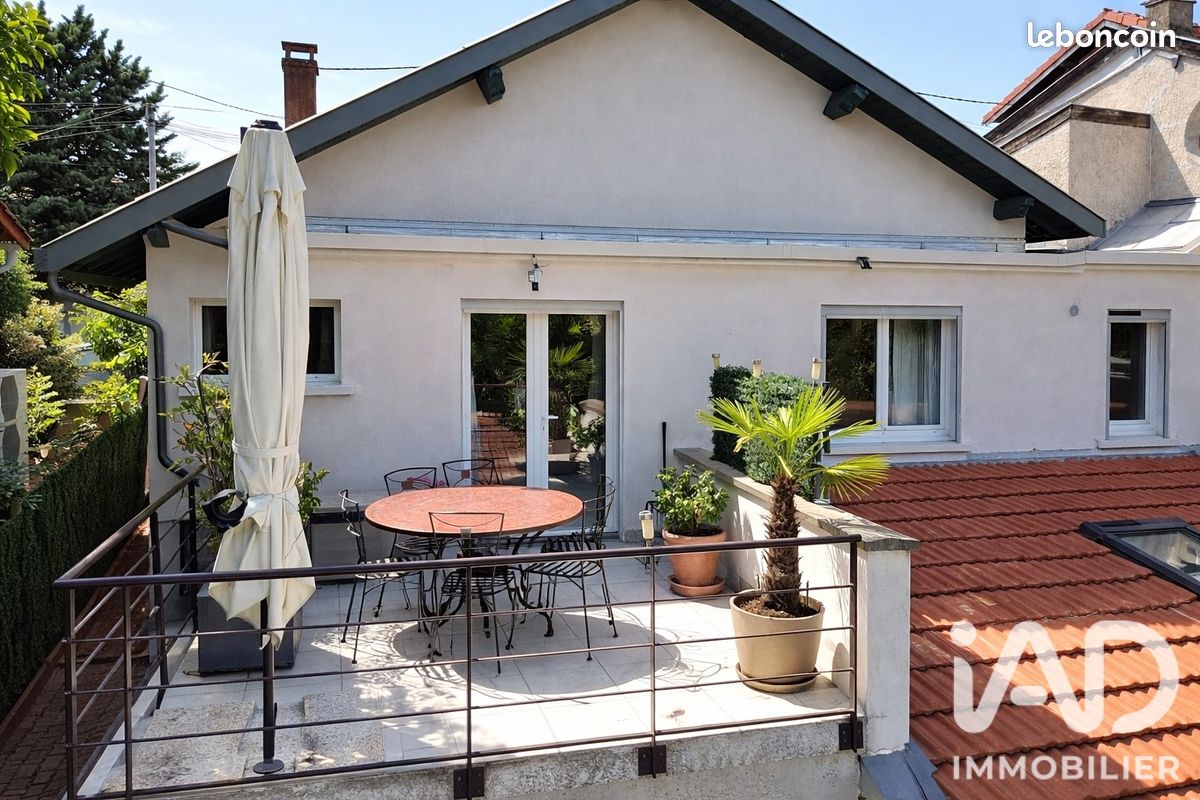 Maison 4 pièces 122 m² · à Écully · 122 m² · 440 000 €