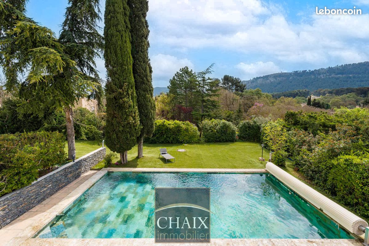 Maison 9 pièces 221 m² · à Aubagne · 221 m² · 850 000 €