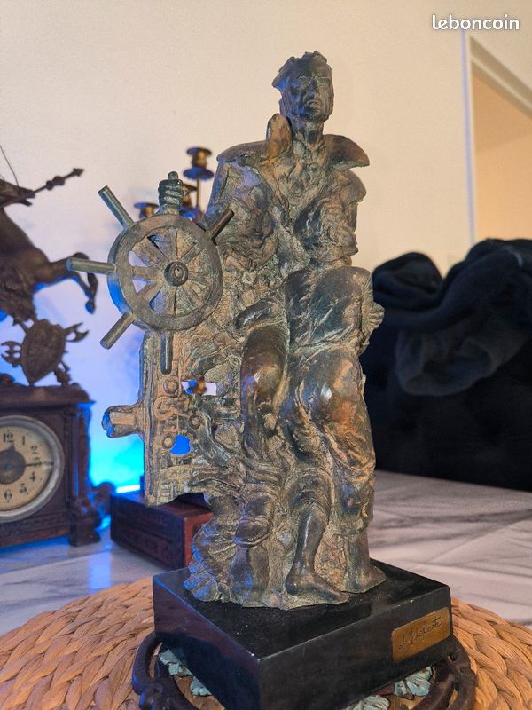 Ancienne vintage statue sculpture de Louis M Laf Collection