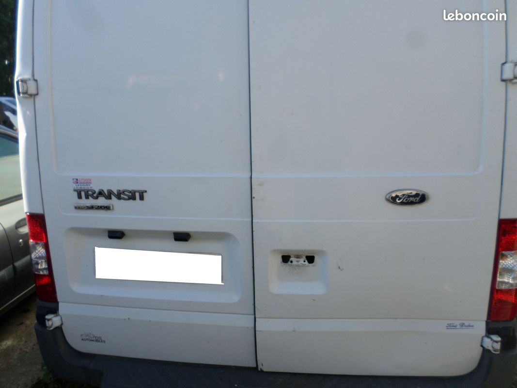 FORD TRANSIT 4 TRACTION 260S 2.2 TDCi 16V FOURGON COURT TOLE 115 CV 2010 POUR PIECES (image 2)