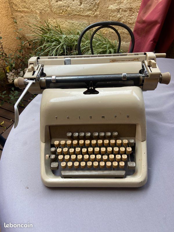 Machine à écrire (image 1)