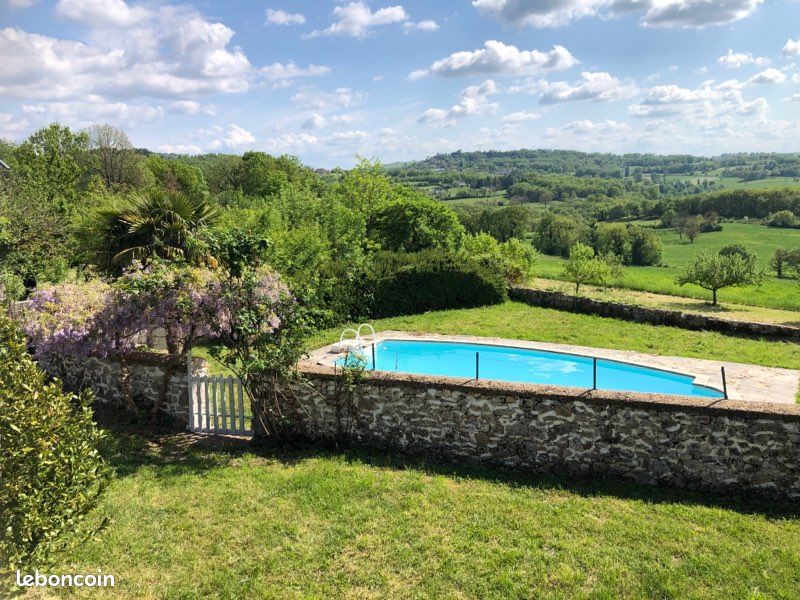Maison 4 pièces 177 m² · à Saint-Santin-de-Maurs · 177 m² · 190 000 €