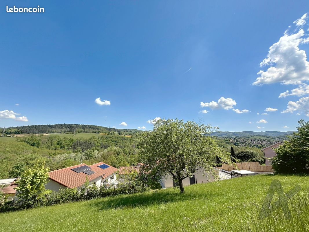 Terrain 1086 m² · à Sain-Bel · 1 086 m² · 140 000 €