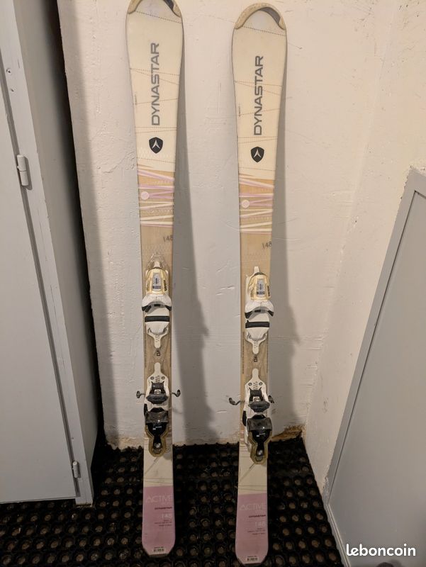 ski occasion DYNASTAR SERIAL taille: 148 cm = 1 mètre 48