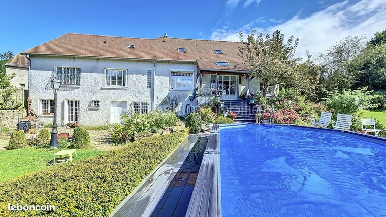 Maison 9 pièces 300 m²