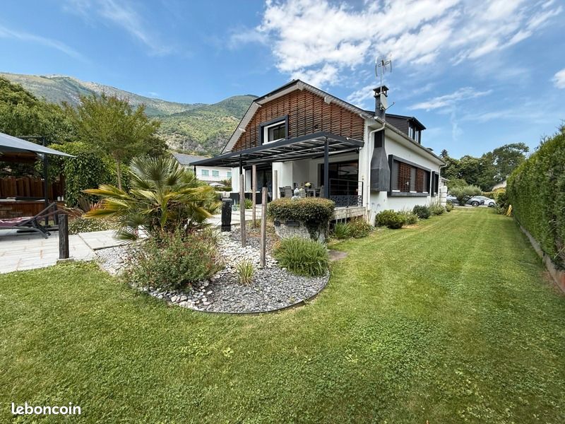 Maison 10 pièces 300 m² · à Ayzac-Ost · 300 m² · 636 000 €