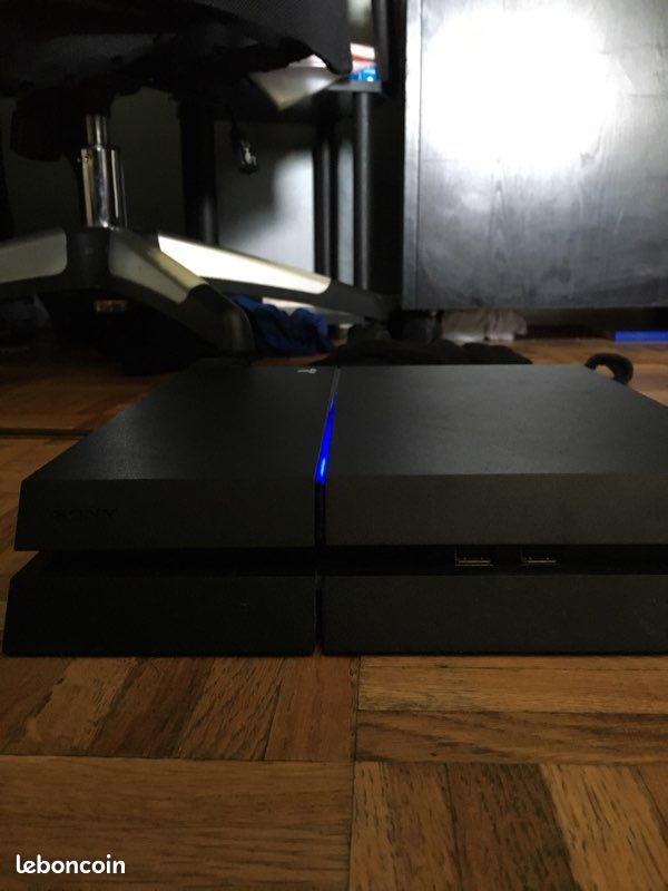 PS4 à vendre en parfait état (image 2)