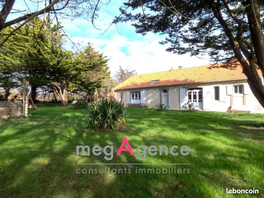 Maison 6 pièces 172 m² · à Avrillé · 172 m² · 351 000 €
