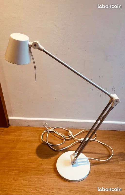 IKEA LAmpe de bureau articulée modèle OLBY