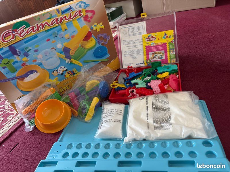 Lot d’accessoires de pâtes à modeler et pâtes à sel (image 1)