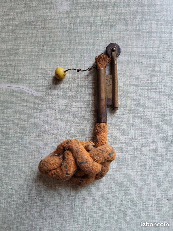 Briquet à mèche ancien (image 1)