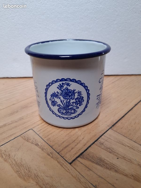 Mug en Métal Émaillé Vintage - Décor Delft Bleu - Moulin & Chaumière (image 3)