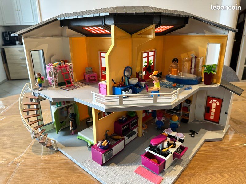 Maison playmobil City Life avec accessoires valeur neuf 305 (image 1)