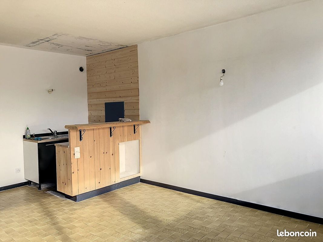 Appartement 1 pièce 28 m² · à Saint-Martin-de-Crau · 28 m² · 480 €/mois