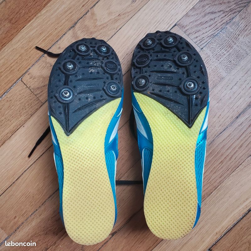 Chaussures d'athlétisme taille 39 (image 3)