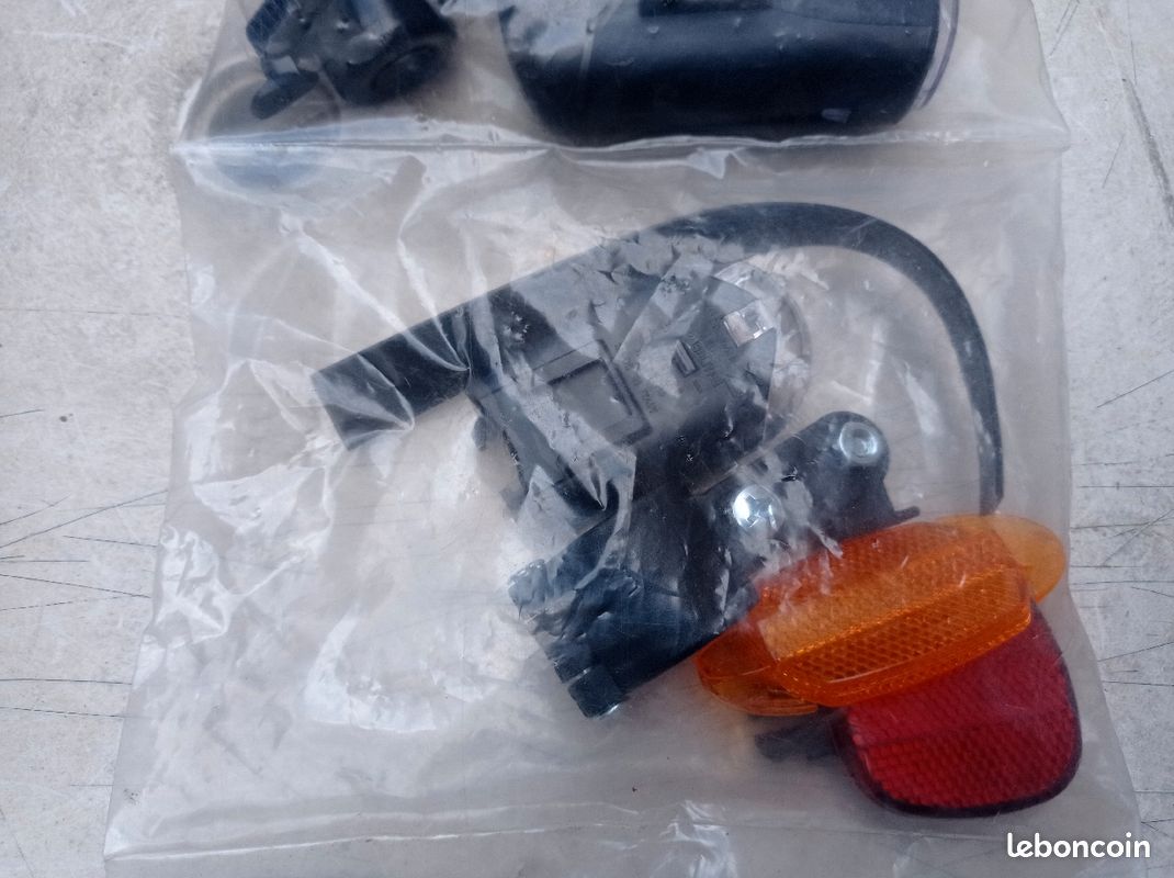Pack complet vélo lumières , sonette , catadioptres neuf (image 5)