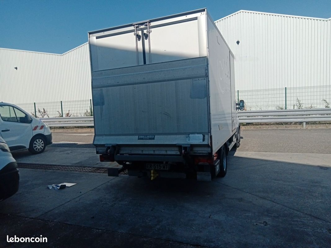 Iveco daily 35c14 frigorifique - hayon - 12 m3 - porte laterale - frcx - 136ch - 24 990 (image 3)
