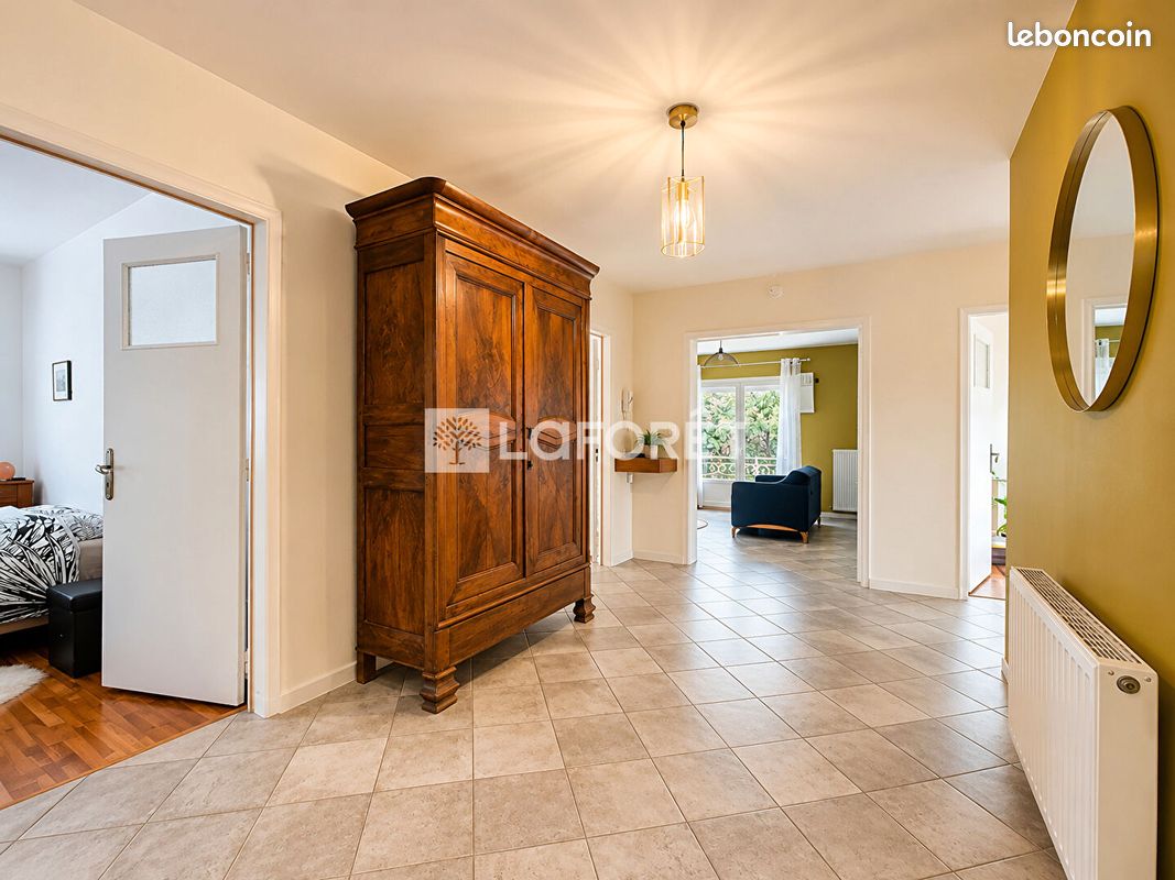 Appartement 4 pièces 102 m² · à Challes-les-Eaux · 102 m² · 283 000 €