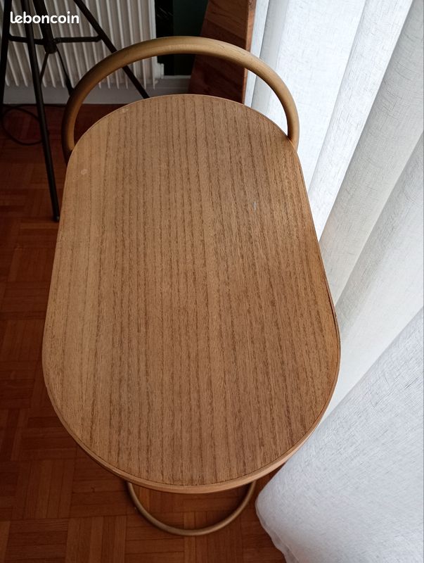 Table (image 1)