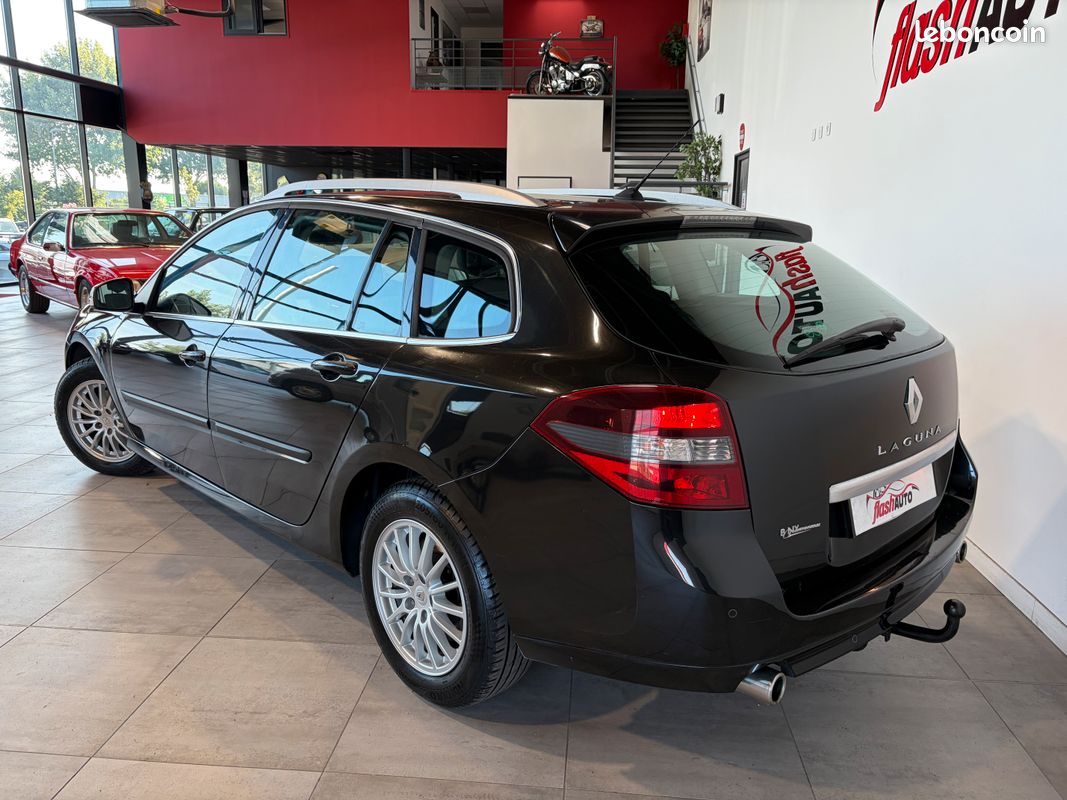 RENAULT LAGUNA III PHASE 2 ESTATE 2.0 DCi S&S 130cv BLACK EDITION/2012 (image 3)