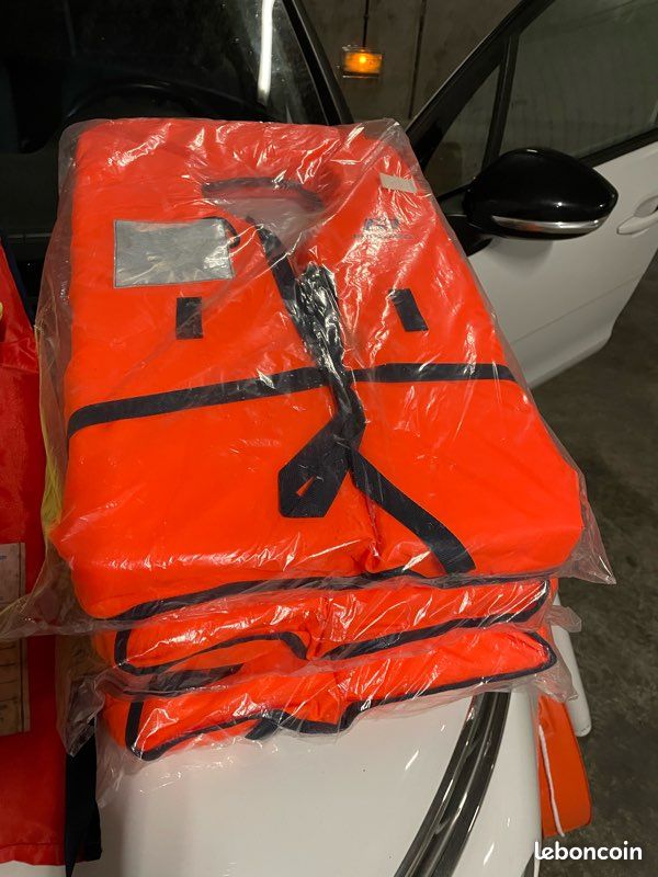 Lot De 4 Gilets De Sauvetage Orange – 3 Lalizas + 1 Plastimo – Avec Sifflets