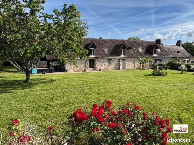 Maison 6 pièces 226 m² · à Limeyrat · 226 m² · 381 600 €