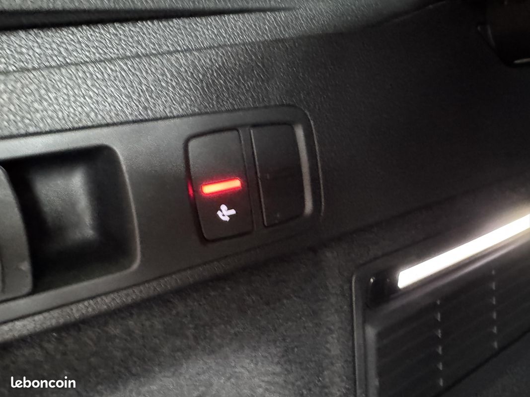 AUDI Q5 50 TFSIe 299 S tronic 7 Quattro S line (image 17)