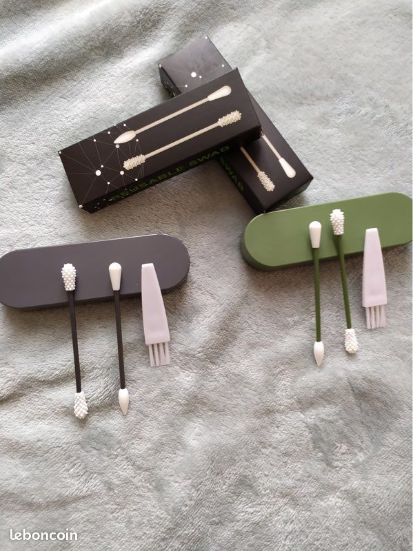 Deux boîtes coton tige réutilisables lavables en silicone NEUVES (image 1)