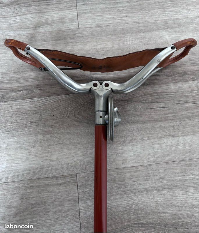 Siège Pliable Vintage Brigg London 'The Perfect' - Bâton De Tir En Cuir Brun, Années 40 - Occasion