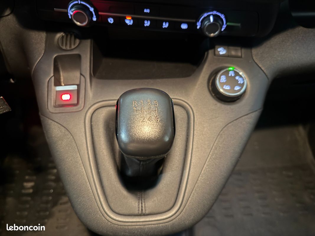 CITROEN BERLINGO Taille XL BlueHDi 130 SS BVM6 Feel (image 22)