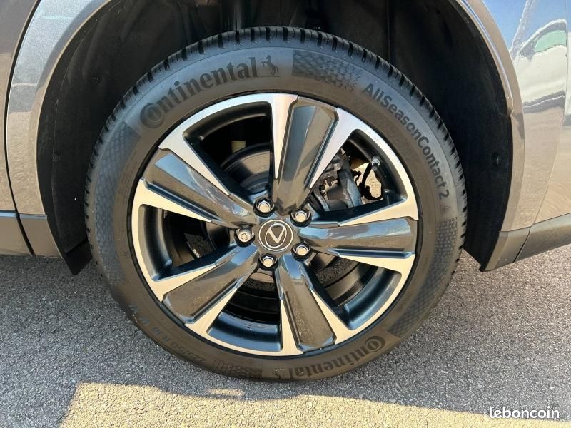 Lexus UX 250h Executive 2WD (image 12)