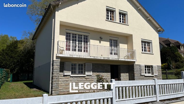 Maison 8 pièces 256 m²