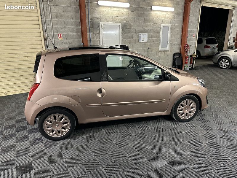 Renault TWINGO II 1.5 DCI 75CH MISS SIXTY ECO² PREMIÈRE MAIN GARANTIE 60 MOIS POSSIBLE (image 7)