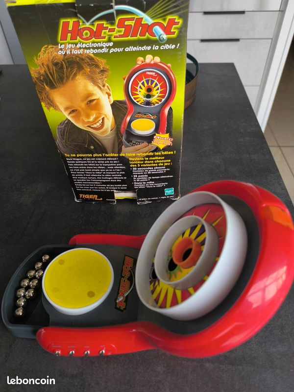 Hot Bee Tic Tac Toe Extreme – Jeu Électronique 4-en-1 Pour Enfants Et Adultes – Voyage, Mémoire Et Logique – Cadeau Noël Dès 3 Ans