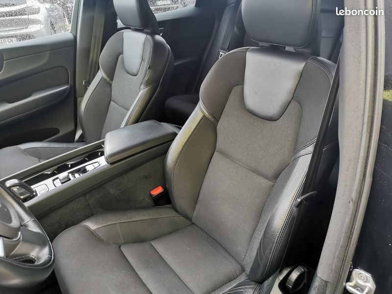 Volvo XC60 Momentum Business B4 2WD 2.0 197 ch BVA8 Siège éle (image 17)