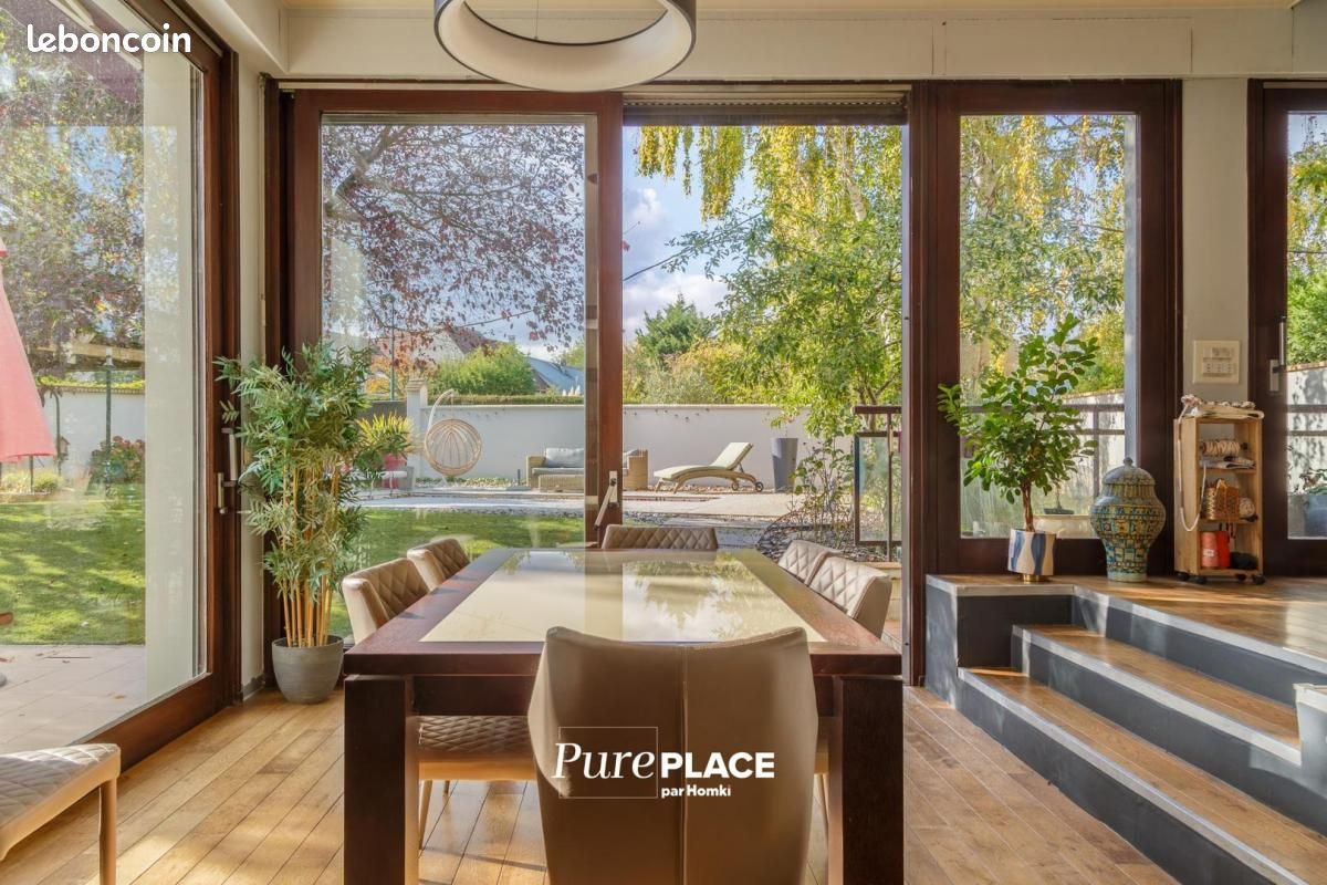 Maison 8 pièces 250 m² · à Pontoise · 250 m² · 860 000 €