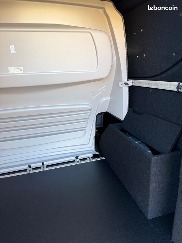 59500 HT Nouveau FORD CUSTOM HYBRIDE CABINE APPROFONDIE avec sièges modulables (image 8)