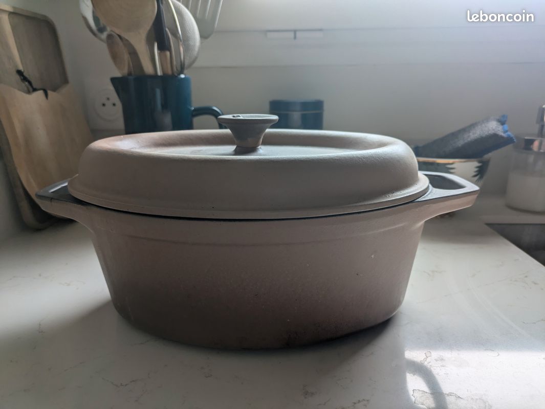 Cocotte en fonte (image 1)