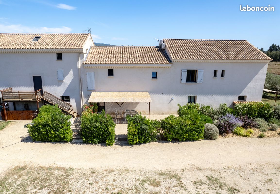 Appartement 3 pièces 80 m² · à Pernes-les-Fontaines · 80 m² · 900 €/mois