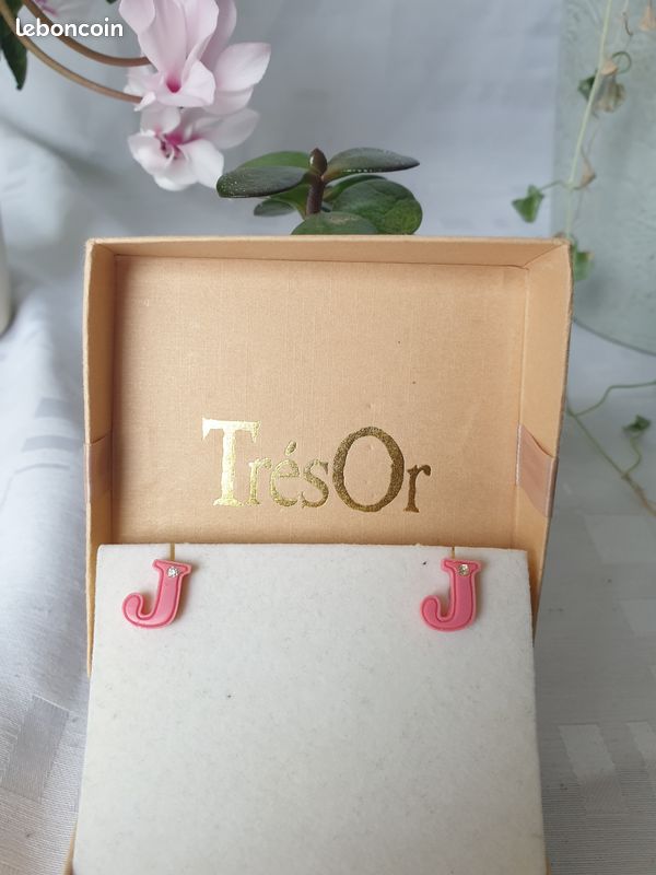 Boucles d'oreilles "J" (image 1)
