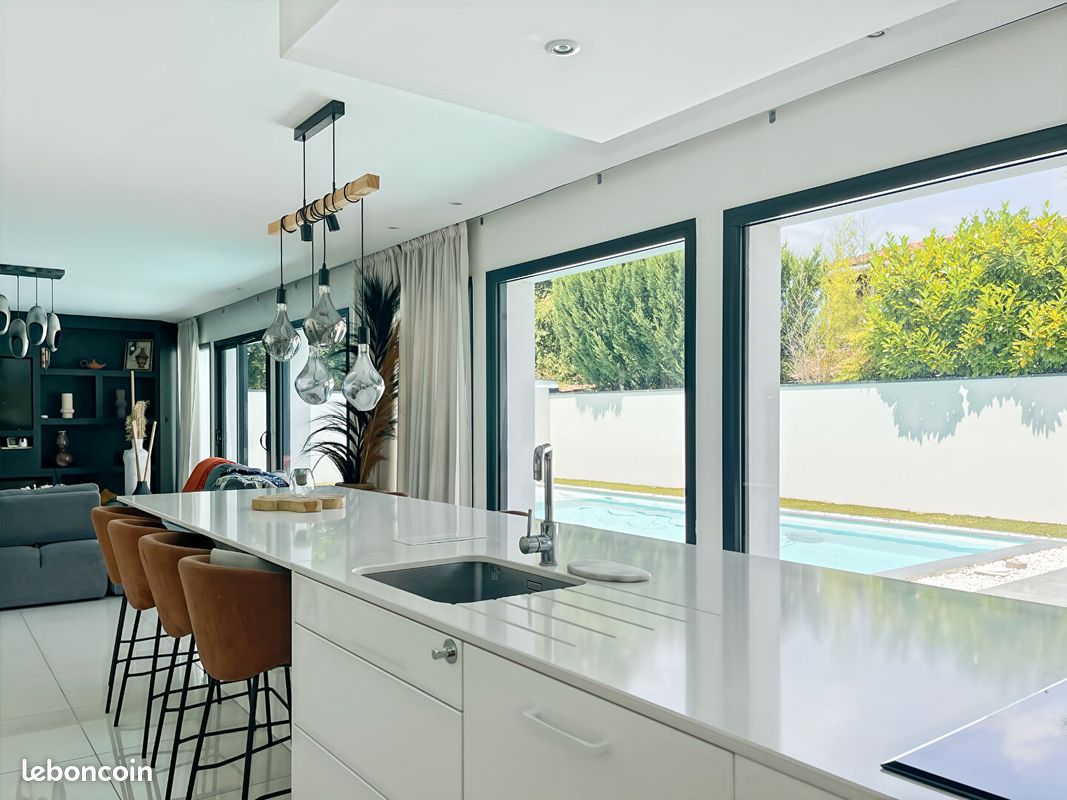 Maison 5 pièces 165 m² · à Saint-Médard-en-Jalles · 165 m² · 667 000 €