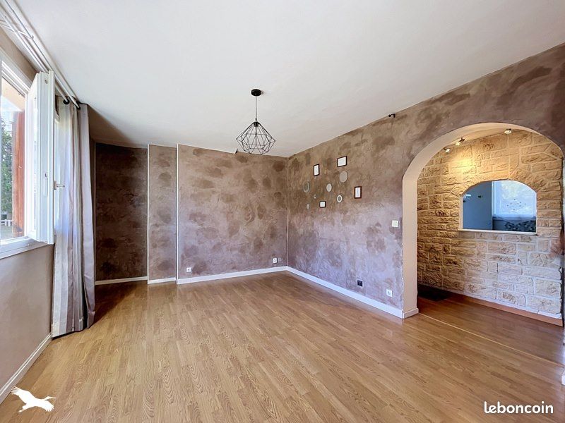 Appartement 4 pièces 65 m² · aux Clayes-sous-Bois · 65 m² · 153 000 €