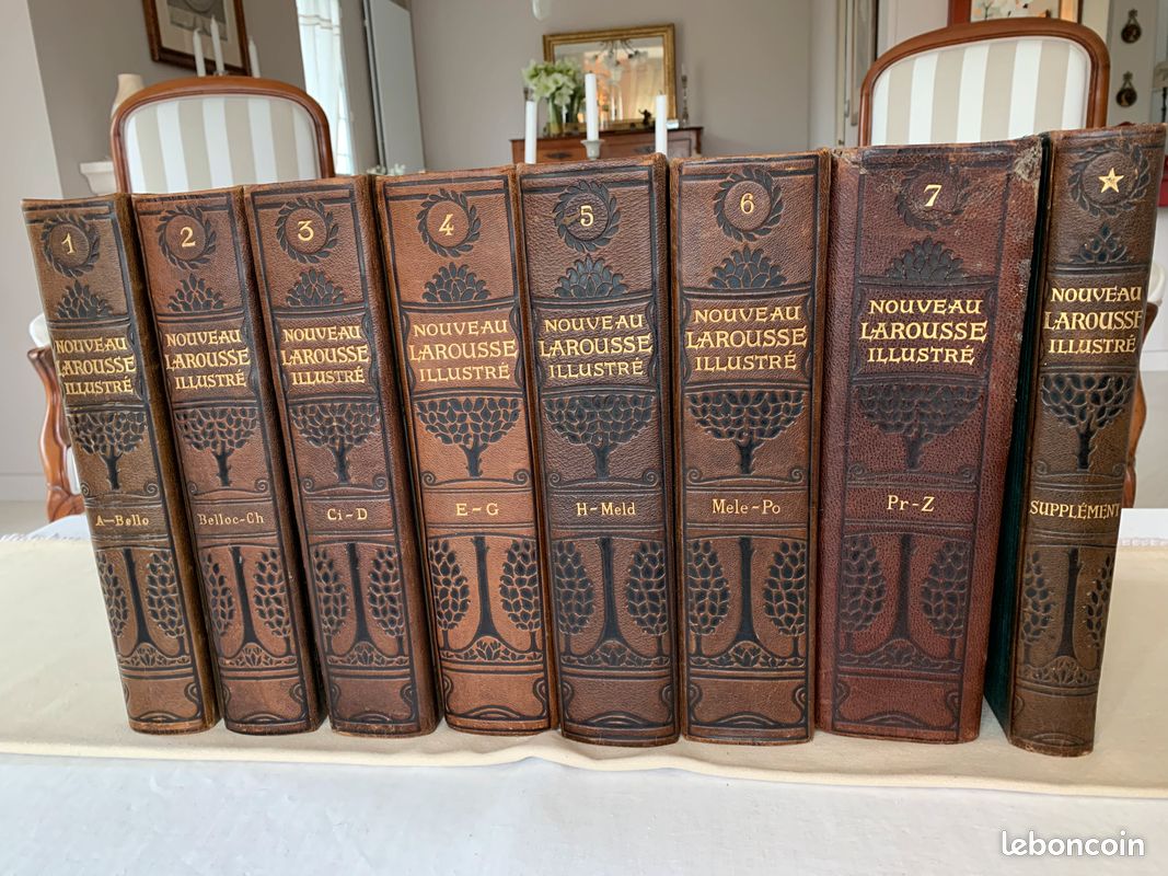 Ancien 8 volumes Dictionnaire universel Encyclopédique Larousse Illustré (image 1)