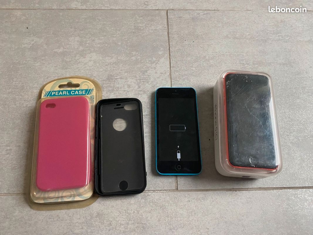 Lot 2 iPhone 5c (bleu + rose) + coques - Pour pices - Accessoires  tlphone & Objets connects